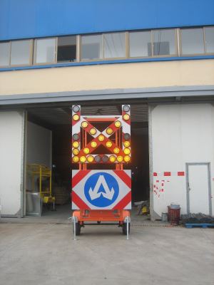Přívěsy Solar Power Arrow Board